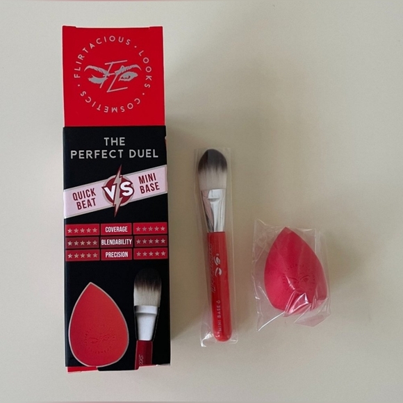 FLIRTACIOUS LOOKS COSMETICS The Perfect Duel Foundation Sponge Blender Brush Set - Picture 6 of 6